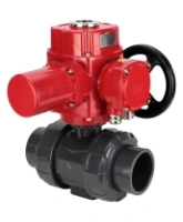Кран шаровой DN.ru BV4242E-FP-GRM-ISO Дн50 Ру10 полнопроходной, корпус - НПВХ, шар - НПВХ, уплотнение - EPDM, с электроприводом взрывозащищенным DN.ru QT-EX-005M-O2-380VAC-У1 с моментной муфтой и штурвалом